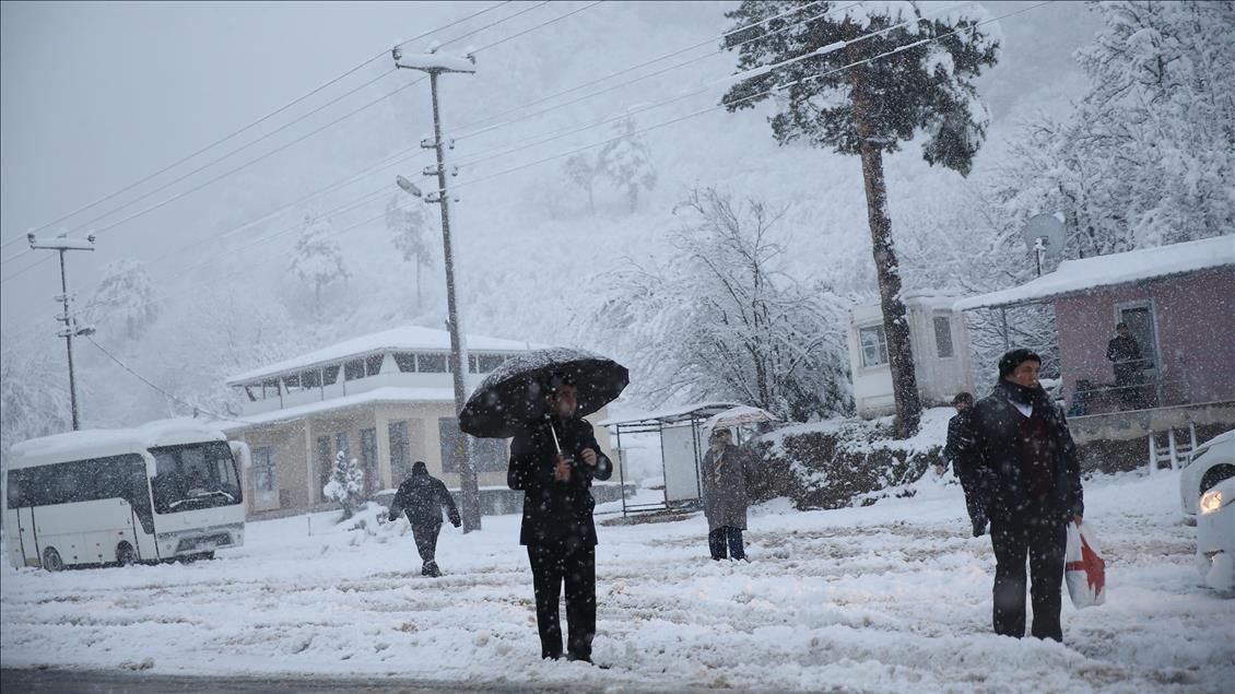 Meteoroloji duyurdu: Yarın 8 ilde sağanak, 4 ilde kar yağışı bekleniyor 18