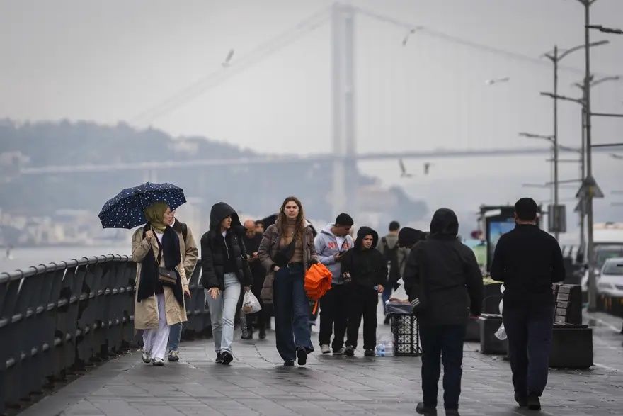 İstanbul'a bahar havası veda ediyor: Sıcaklıklar 10 derecenin altına düşecek! Özellikle cuma ve cumartesiye dikkat 2