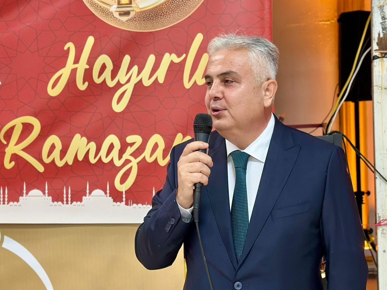 Türk Kızılay’dan, Manisa'da yetimler için özel iftar 7