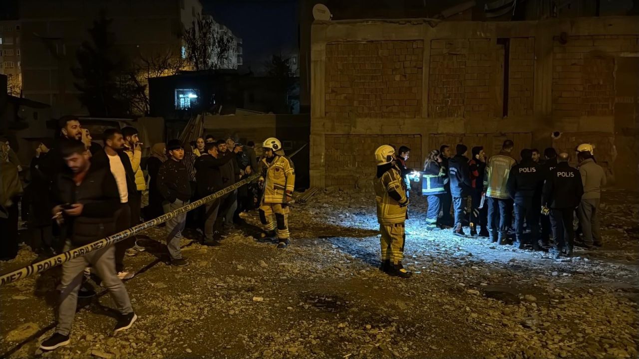 Kolonlarından ses geliyordu: Diyarbakır'da 8 katlı bina tahliye edildi 2