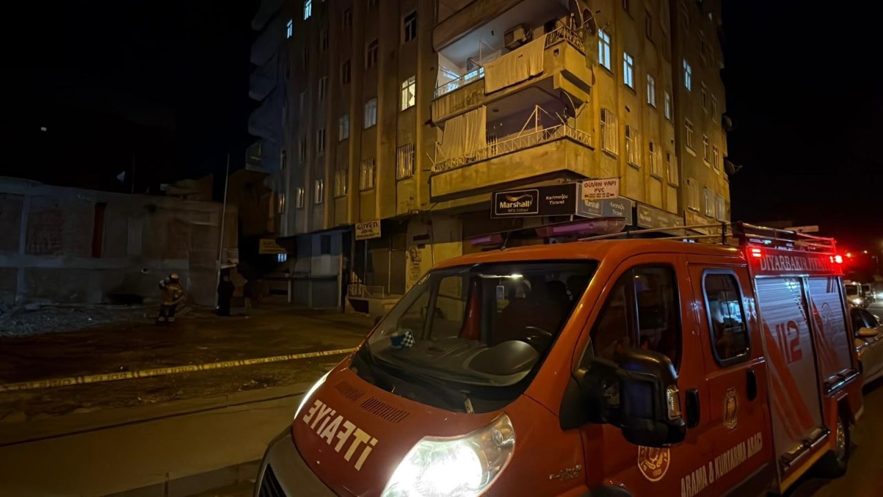 Kolonlarından ses geliyordu: Diyarbakır'da 8 katlı bina tahliye edildi 4