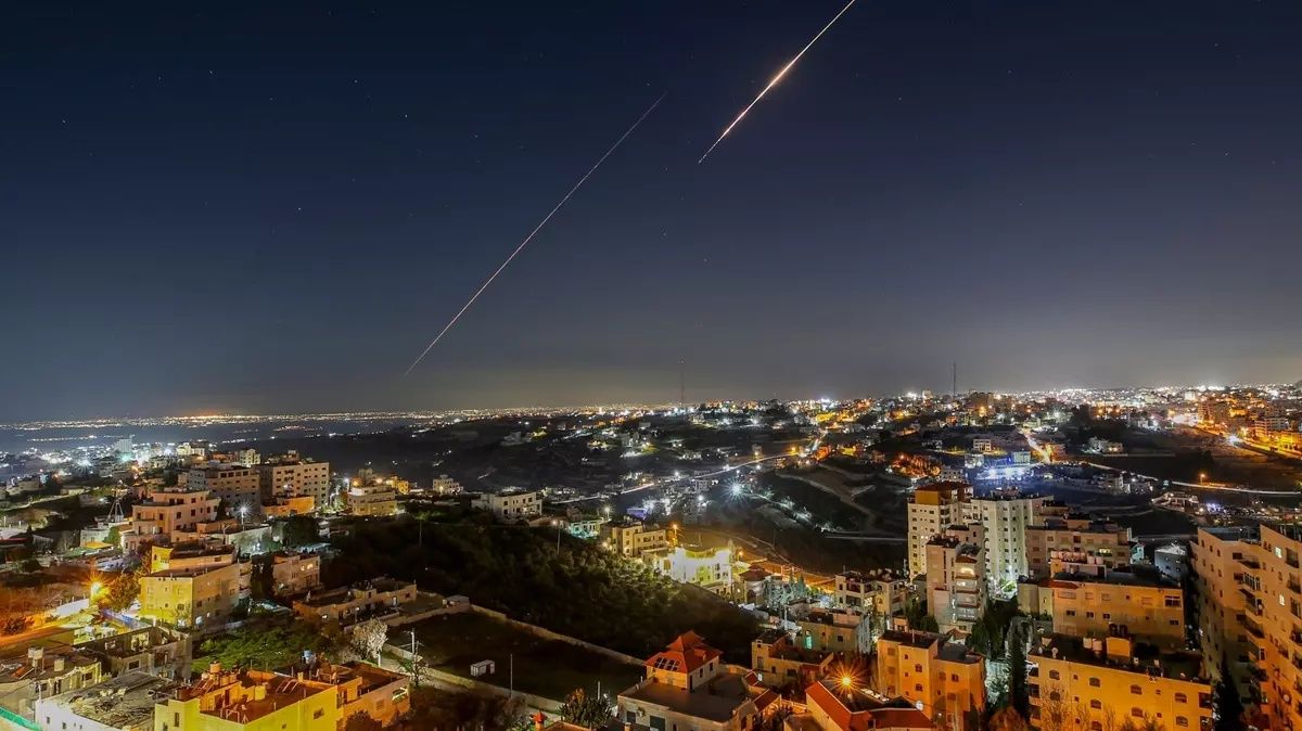 ABD/İsrail-İran savaşının 7. günü: Dengeler tamamen değişti! Tel Aviv'e "çok başlıklı" füze yağmuru... 4