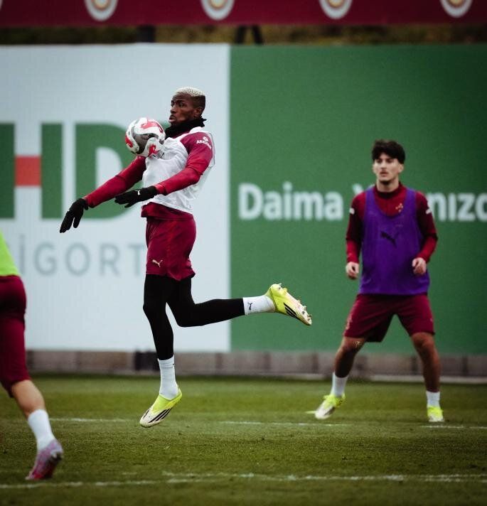 Galatasaray'a Beşiktaş derbisi öncesi 3 yıldızından müjdeli haber! Okan Buruk son kararını verdi 7