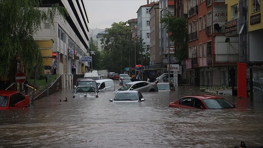 Yarın için uyarı geldi! 17 ilde sağanak, 23 ilde kar yağışı bekleniyor 14