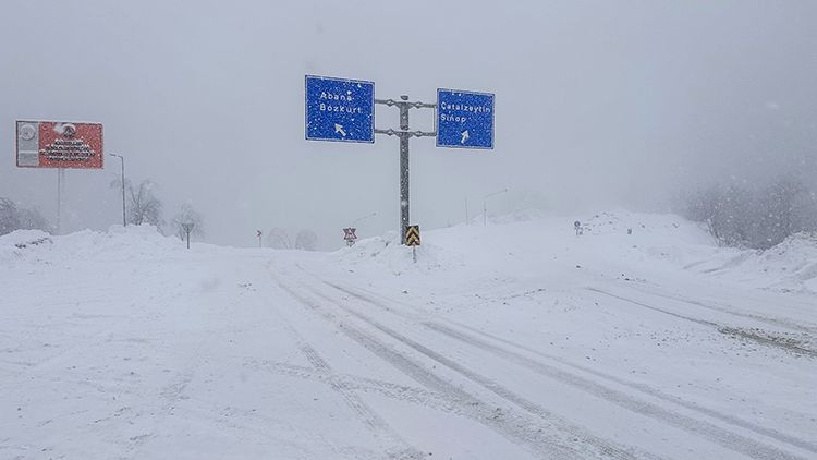 Yarın için uyarı geldi! 17 ilde sağanak, 23 ilde kar yağışı bekleniyor 35