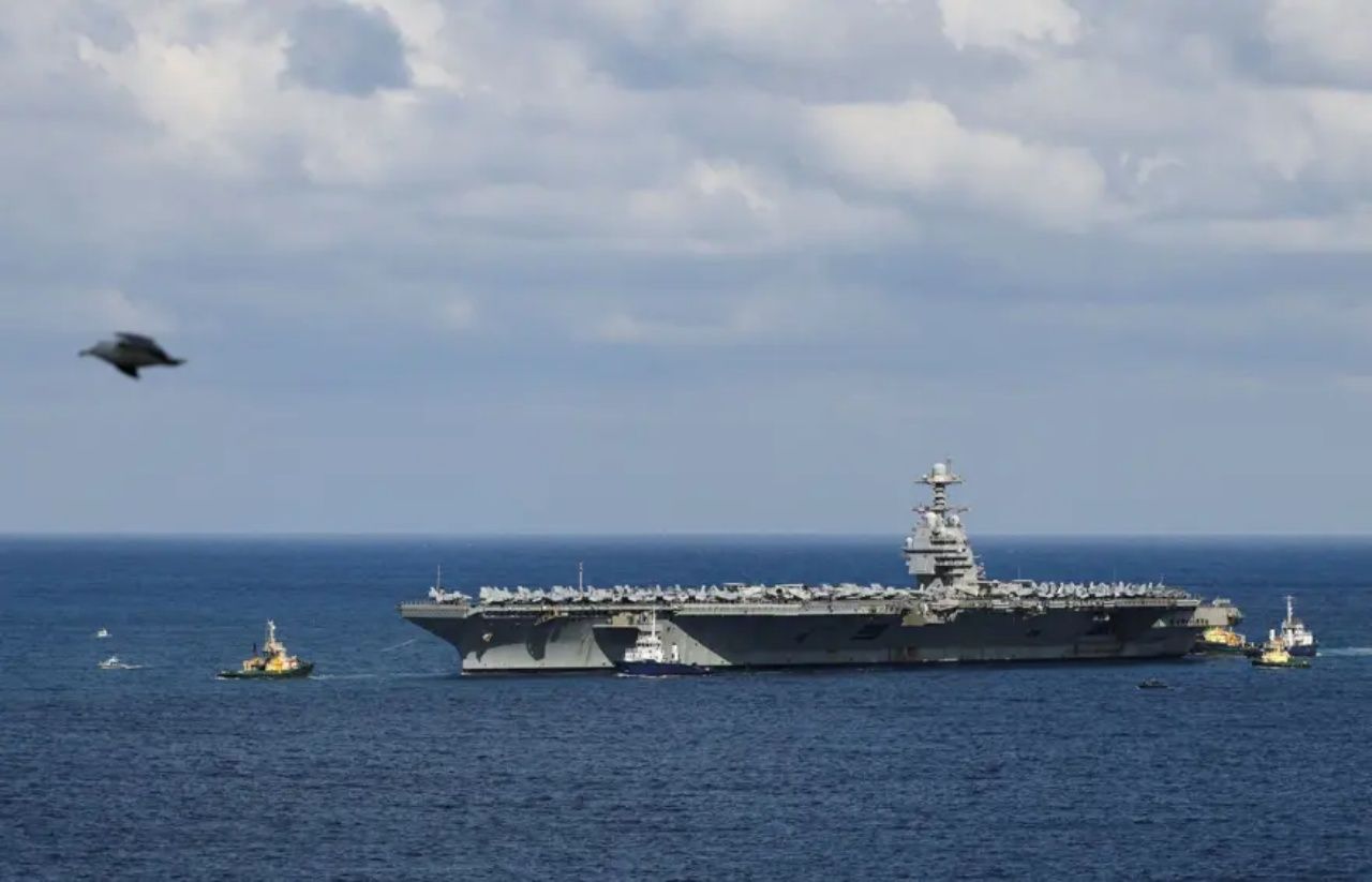 ABD'nin en büyük uçak gemisi Kızıldeniz'de! USS Gerald R. Ford Süveyş'i aştı, bölgede iki uçak gemisiyle dev yığınak oluştu 1