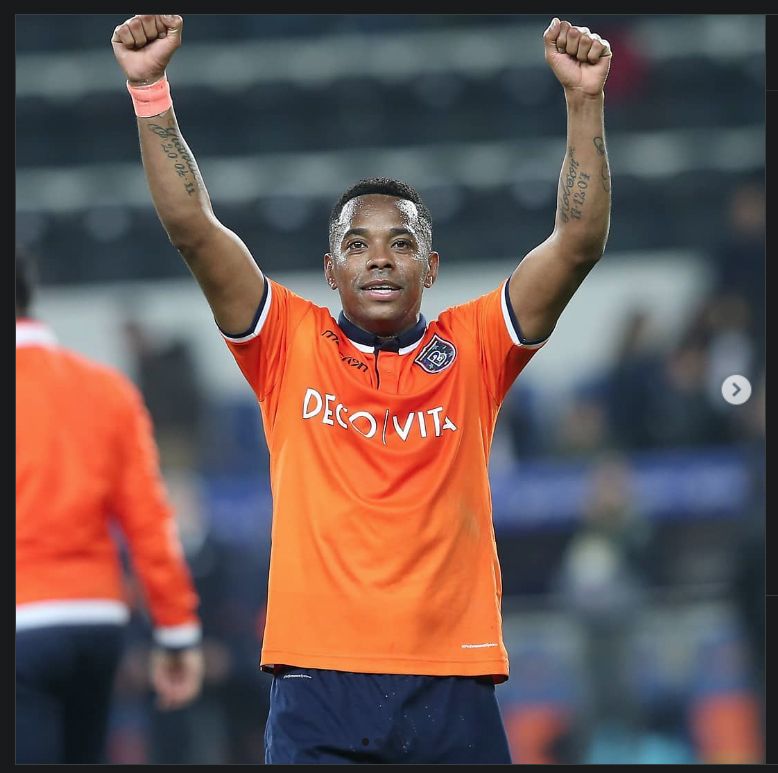 Hapse giren Robinho'nun elektrikçi olarak çalıştığını biliyor muydunuz? 7