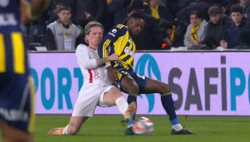 "Matteo Guendouzi ve Ederson kırmızı karttan atılmalıydı! Fenerbahçe'nin 3. golünde ofsayt yok" Trio ekibi maçtaki hakem hatalarını açıkladı 16