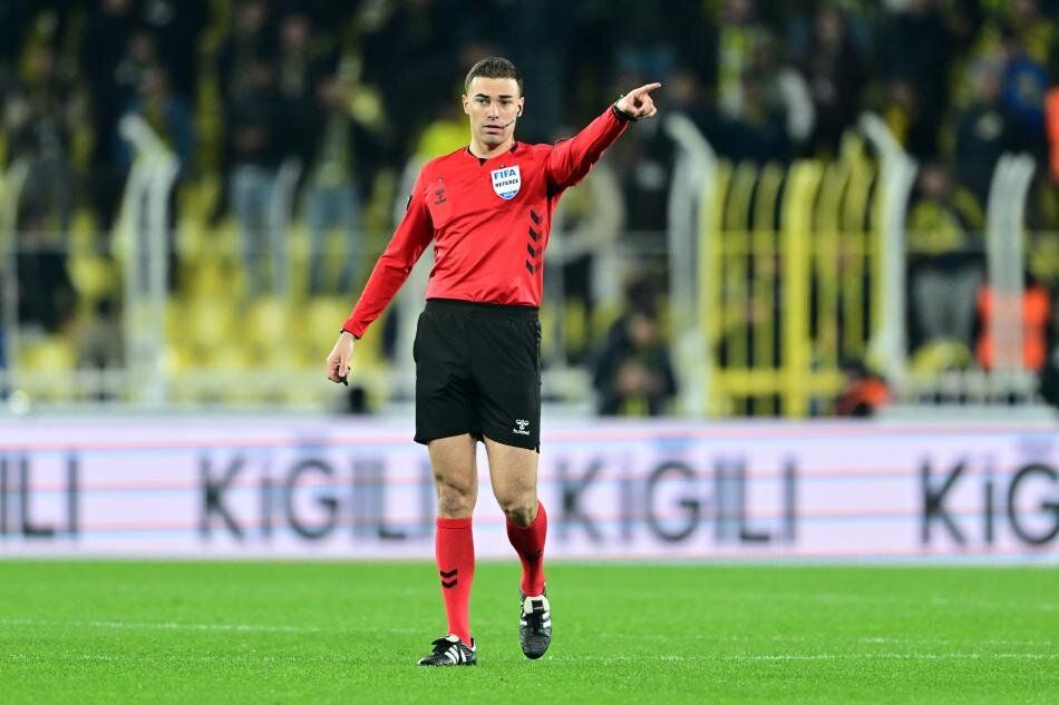 "Matteo Guendouzi ve Ederson kırmızı karttan atılmalıydı! Fenerbahçe'nin 3. golünde ofsayt yok" Trio ekibi maçtaki hakem hatalarını açıkladı 1