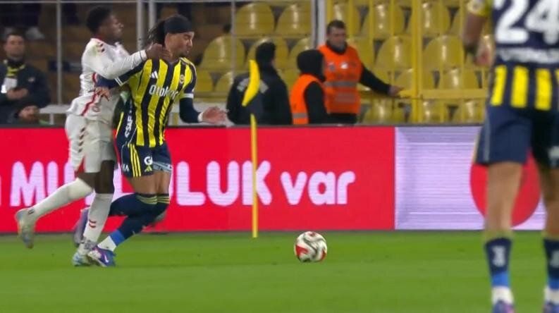 "Matteo Guendouzi ve Ederson kırmızı karttan atılmalıydı! Fenerbahçe'nin 3. golünde ofsayt yok" Trio ekibi maçtaki hakem hatalarını açıkladı 9