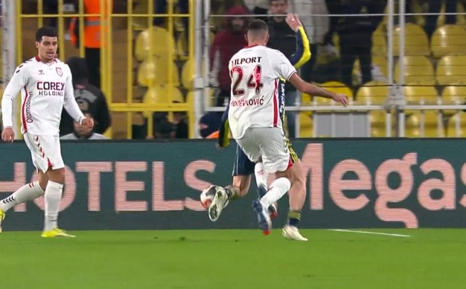 "Matteo Guendouzi ve Ederson kırmızı karttan atılmalıydı! Fenerbahçe'nin 3. golünde ofsayt yok" Trio ekibi maçtaki hakem hatalarını açıkladı 23
