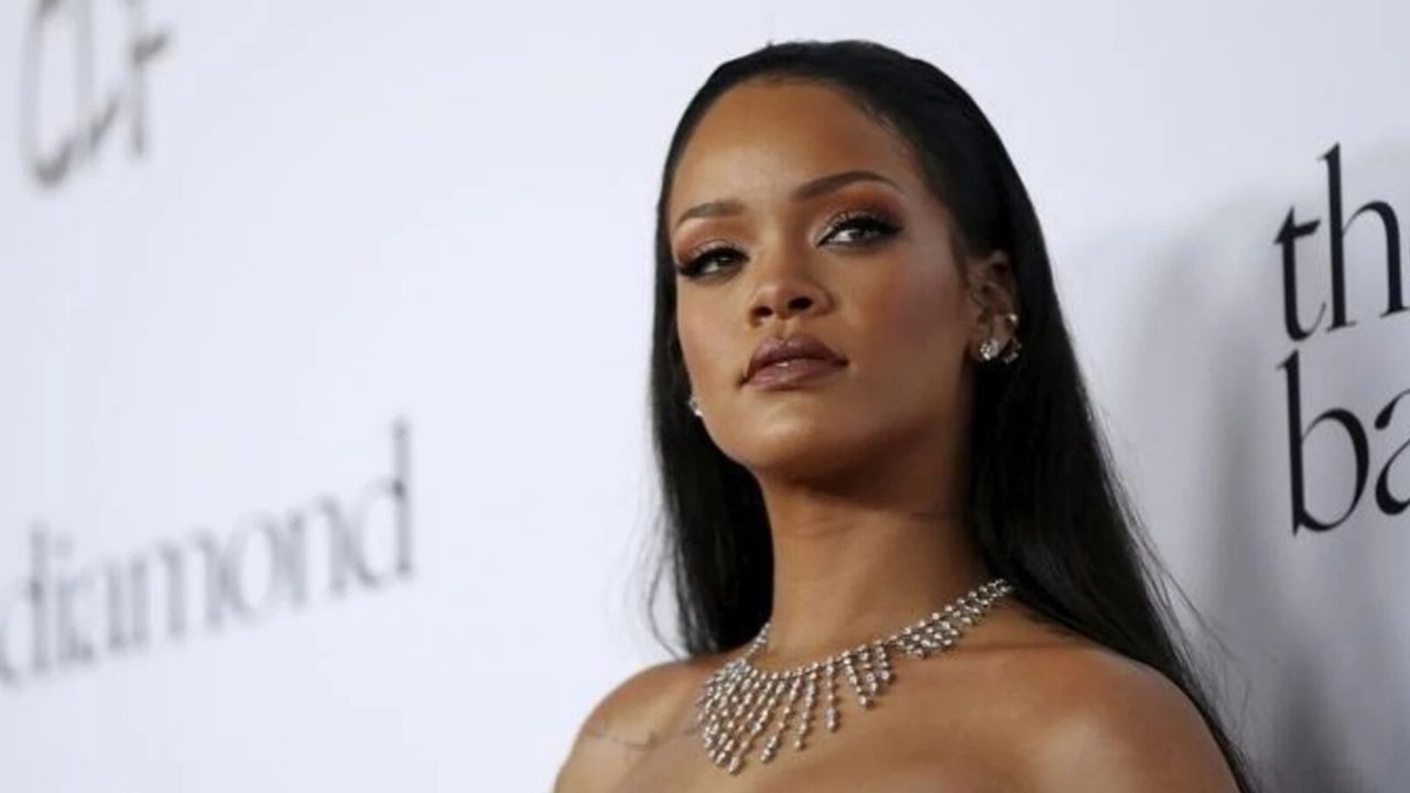 Ünlü pop yıldızı Rihanna'dan korkutan haber! Malikanesine 10 el ateş açıldı... 4