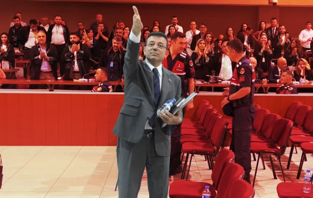 İBB davasında 2. gün! İmamoğlu bugün konuşacak mı? 2. celse sandalye kriziyle başladı! İmamoğlu Bakan Gürlek'i hedef aldı: Bedelini siz ödersiniz! 12