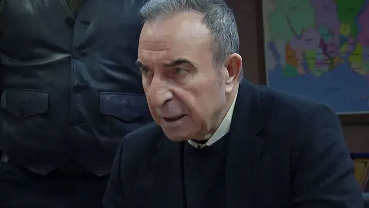 Arka Sokaklar'ın Rıza Baba'sı korkuttu! Zafer Ergin hastaneye kaldırıldı 5