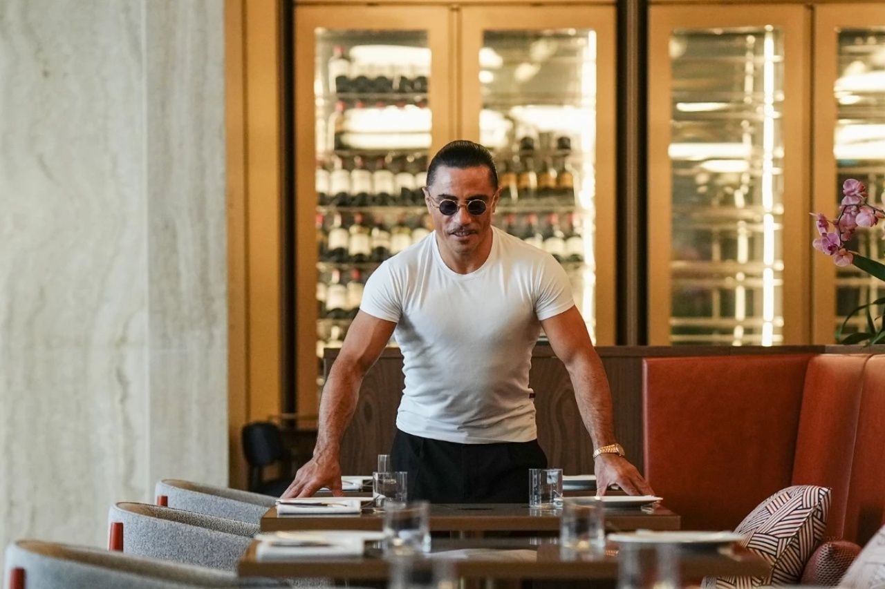 Herkes kaçarken Nusret Dubai'ye gitti! Restoranını açtı: "Ateşimiz yanıyor, kapılarımız açık” 2