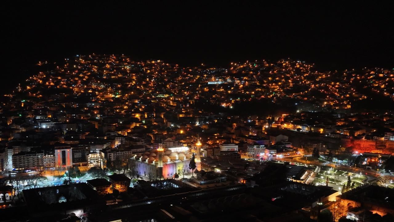 400 yıllık gelenek Ulu Cami’yi aydınlattı 3