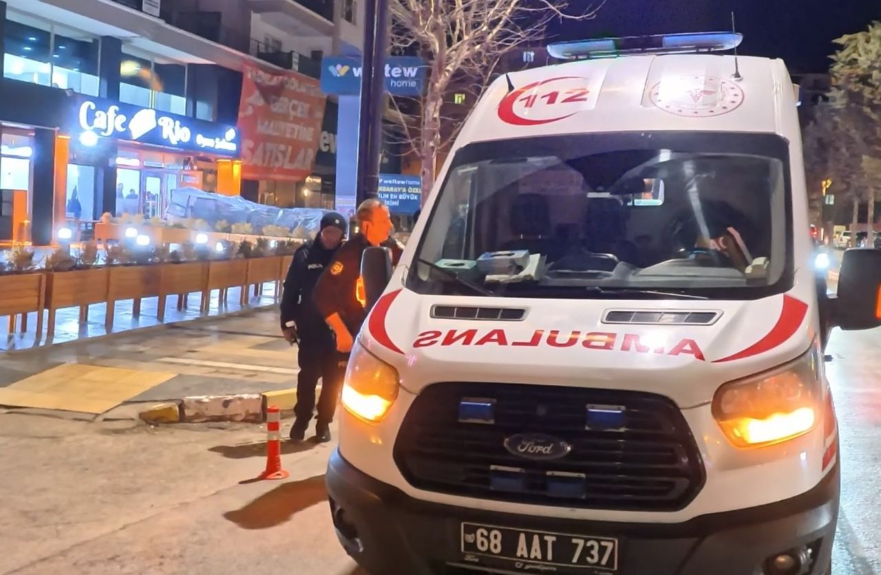 Kafede dehşete düşüren anlar! Tartışma bıçaklı kavgaya dönüştü: 1 yaralı 1