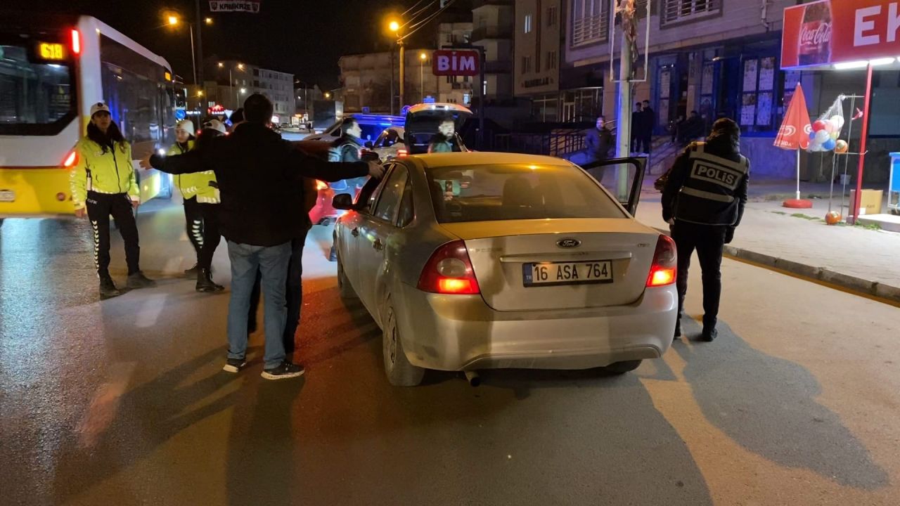 Bursa'da trafik denetlemesi: 25 sürücüye 448 bin TL ceza 3