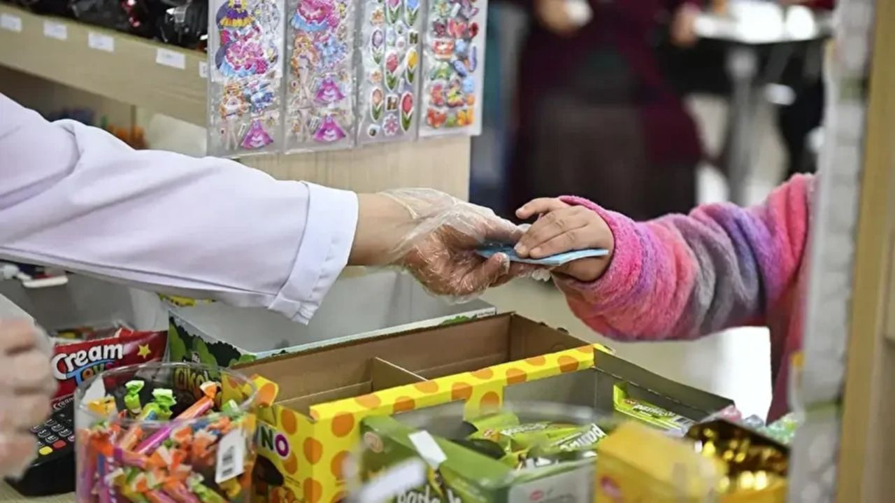 İstanbul Valisi Gül duyurdu: Okula giden öğrencilere kantin kartı geliyor! İşte miktarı... 5