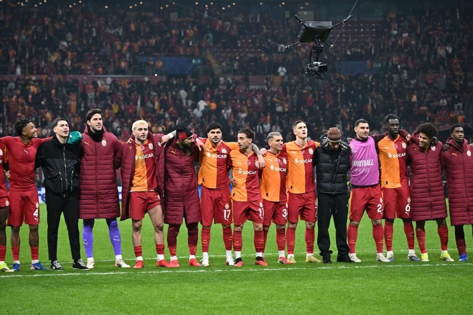 Galatasaray Avrupa'da yeniden tarih yazıyor! Okan Buruk Şampiyonlar Ligi'nde çeyrek finalin ucunda 1