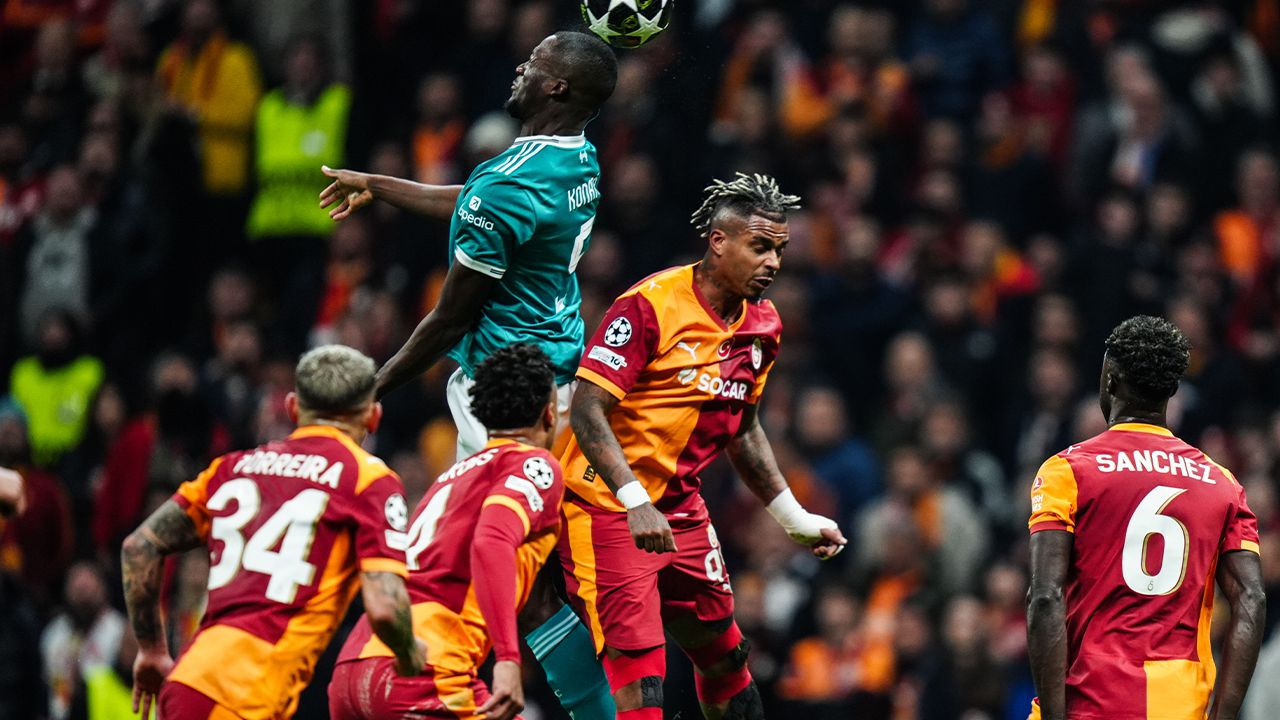 Galatasaraylı futbolcu hakkında ilginç iddia: 'Pavyoncu' 9