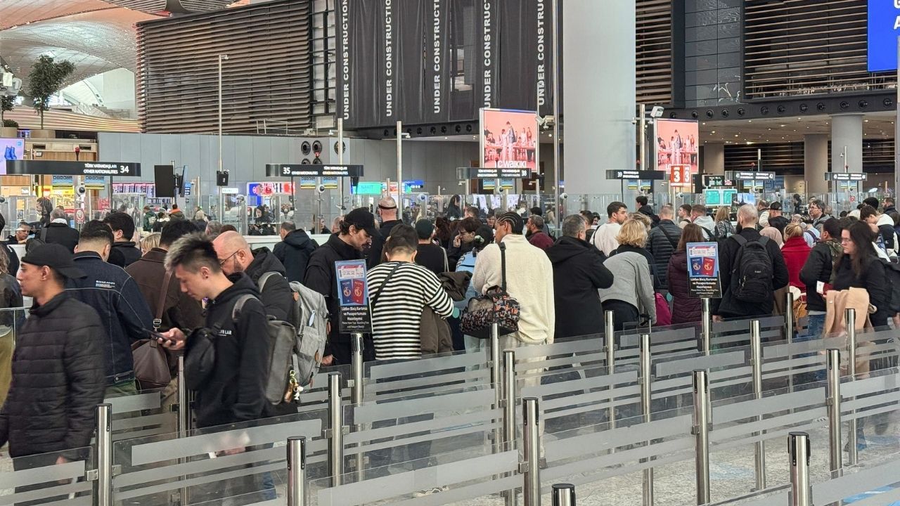 Ara tatil ve bayram birleşti: Havalimanları doldu taştı 4