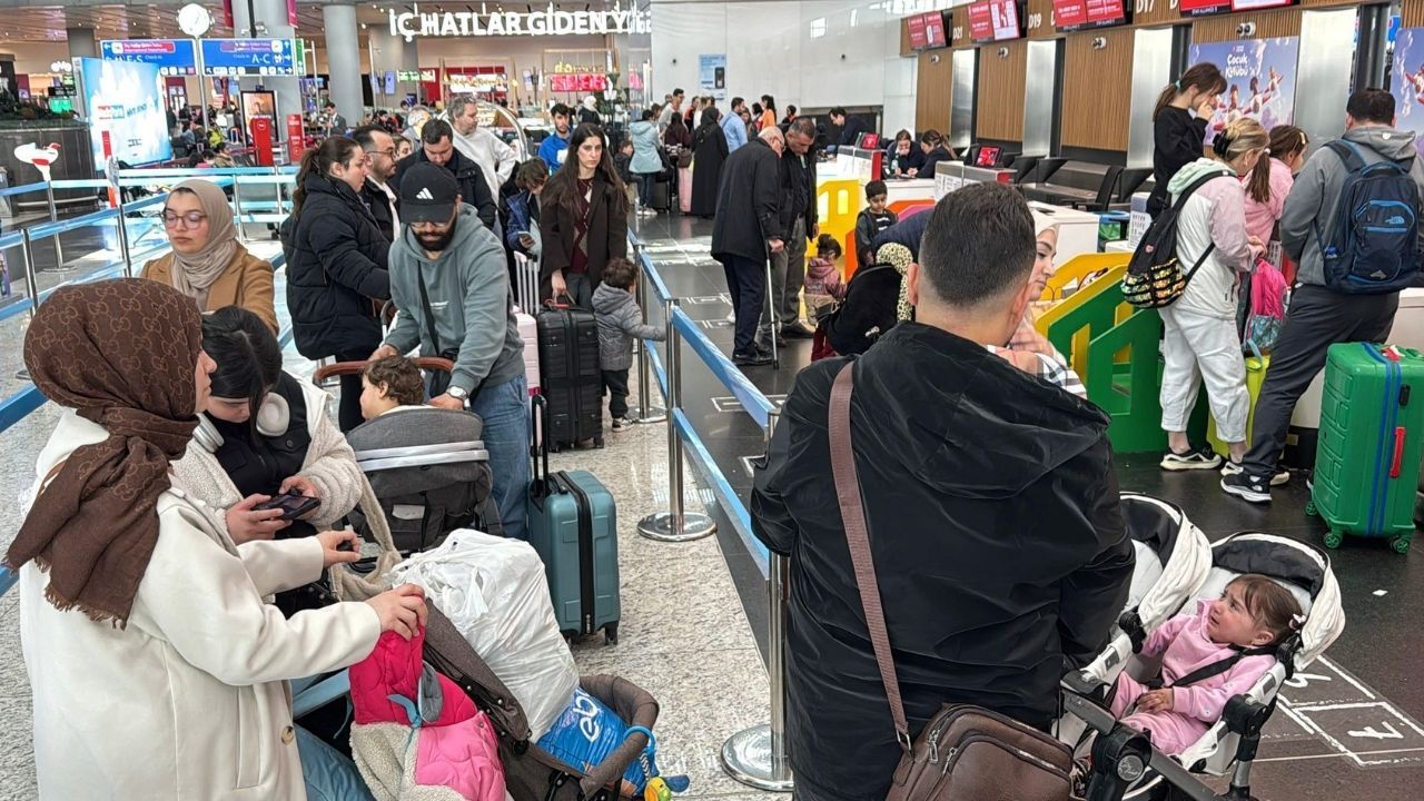 Ara tatil ve bayram birleşti: Havalimanları doldu taştı 2