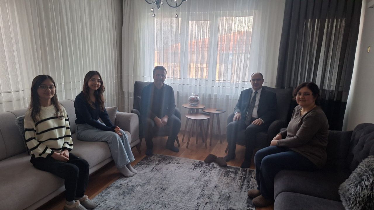 Manisa Valisi Vahdettin Özkan’dan şehit ve gazi ailelerine ziyaret 2