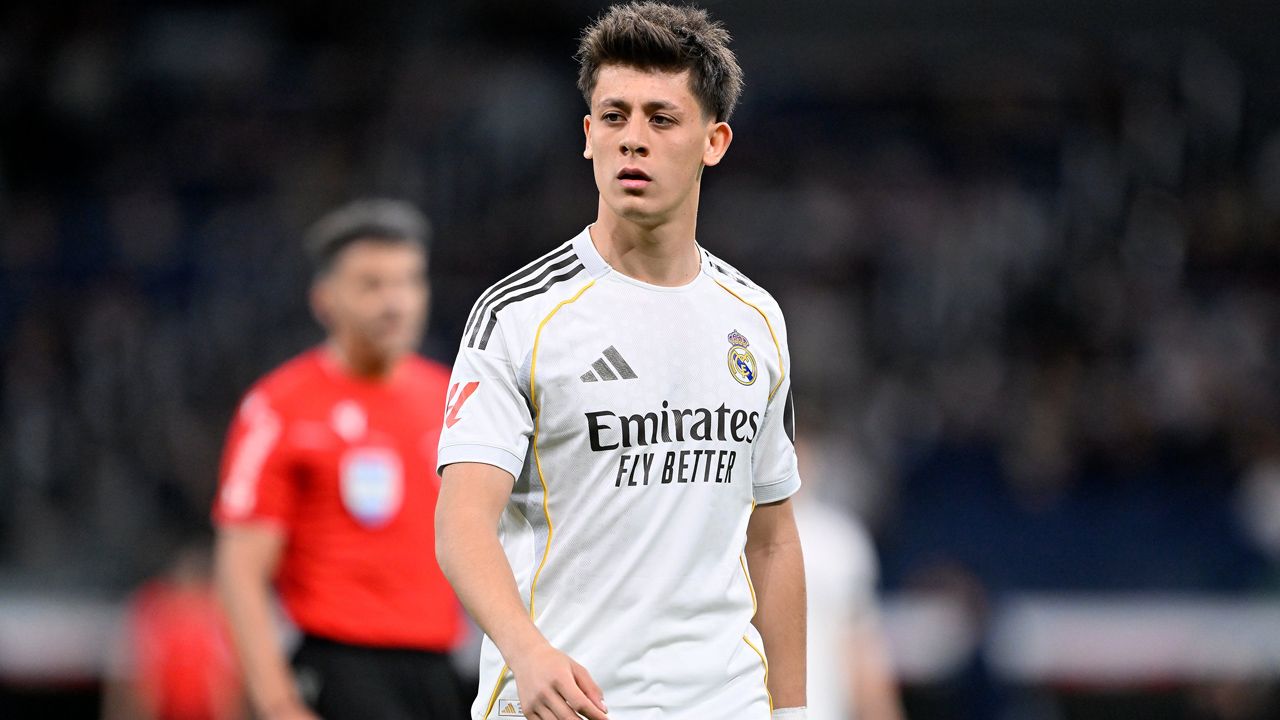 Tüm dünya Arda Güler'in attığı tarihi golü konuşuyor! "Florentino Perez, Arda için soyunma odasına indi! Yılın golü, tarihin en iyisi" 12