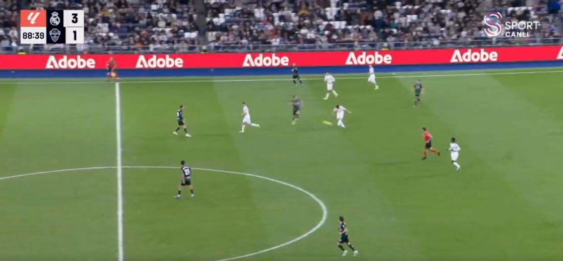 Tüm dünya Arda Güler'in attığı tarihi golü konuşuyor! "Florentino Perez, Arda için soyunma odasına indi! Yılın golü, tarihin en iyisi" 2