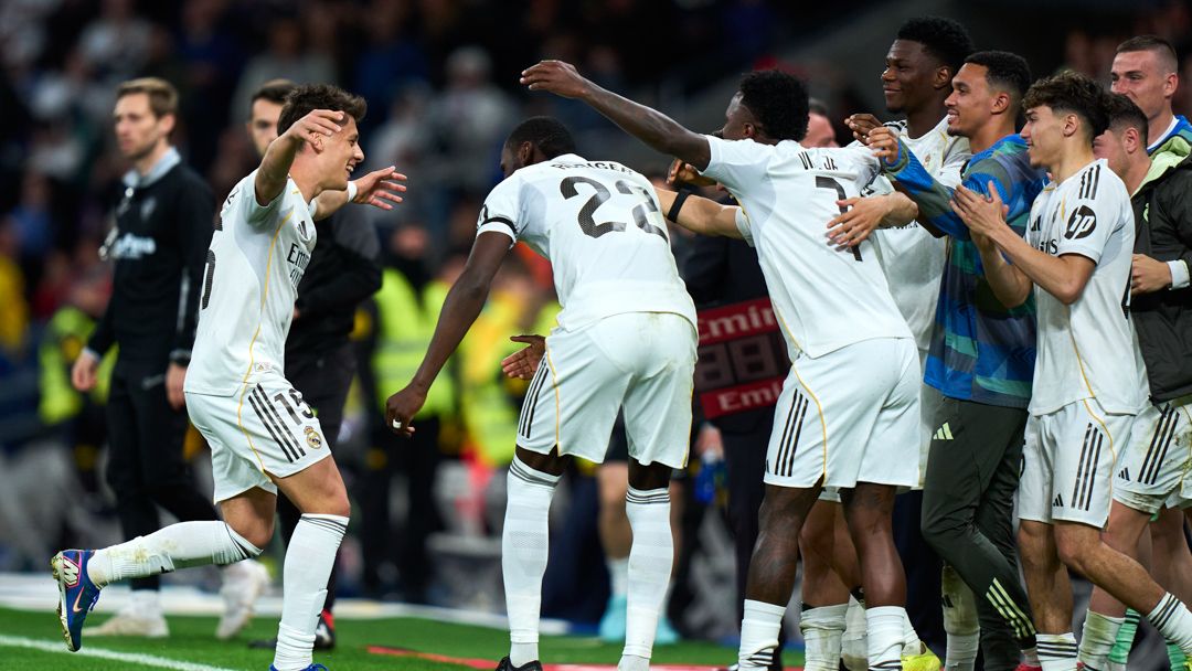 Tüm dünya Arda Güler'in attığı tarihi golü konuşuyor! "Florentino Perez, Arda için soyunma odasına indi! Yılın golü, tarihin en iyisi" 15