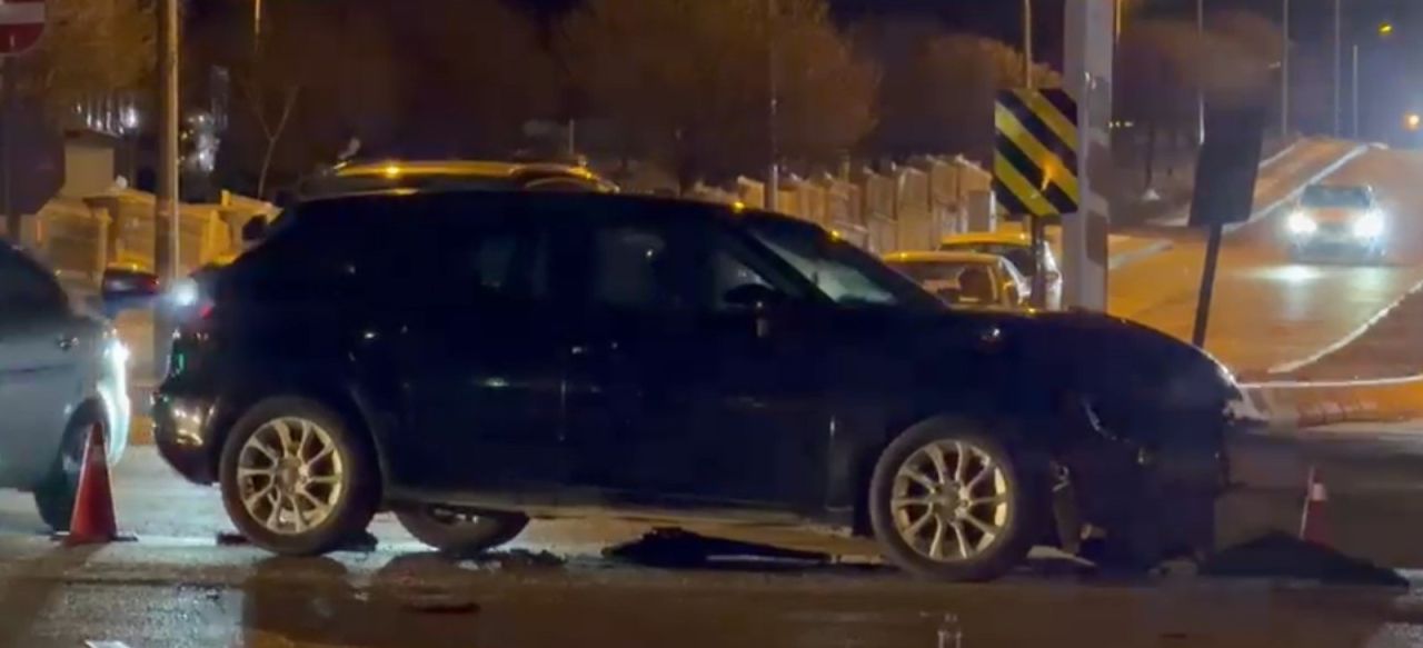 Ankara'da trafik kazasında can pazarı! 2 ölü, 12 yaralı 4