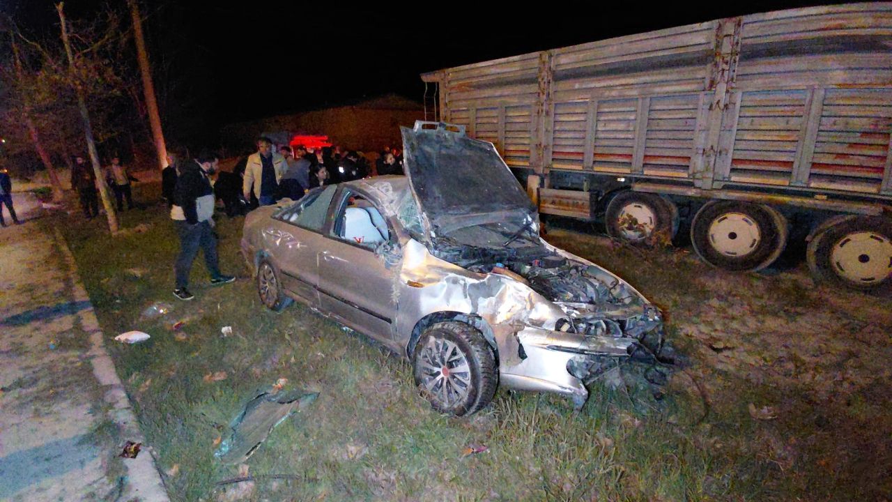 Bolu’da kazada ortalık savaş alanına döndü: 4 yaralı 5