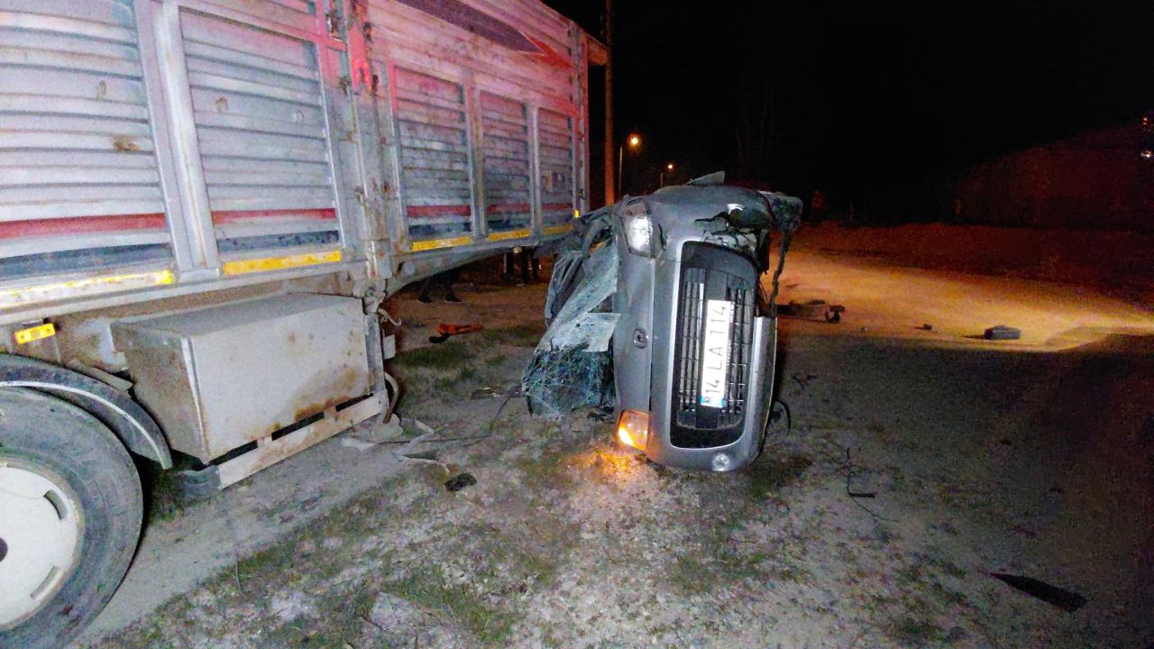 Bolu’da kazada ortalık savaş alanına döndü: 4 yaralı 2