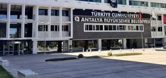 Antalya Büyükşehir Belediyesi'nde şok iddia: Meclis üyesi Taylan Şanlı, genç kadına korku dolu anlar yaşattı! 4