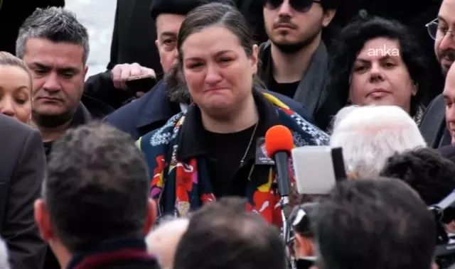 İlber Ortaylı cenaze töreninde duygu dolu anlar... Kızının sözleri yürekleri dağladı: Dün odasına girdiğimde... 2