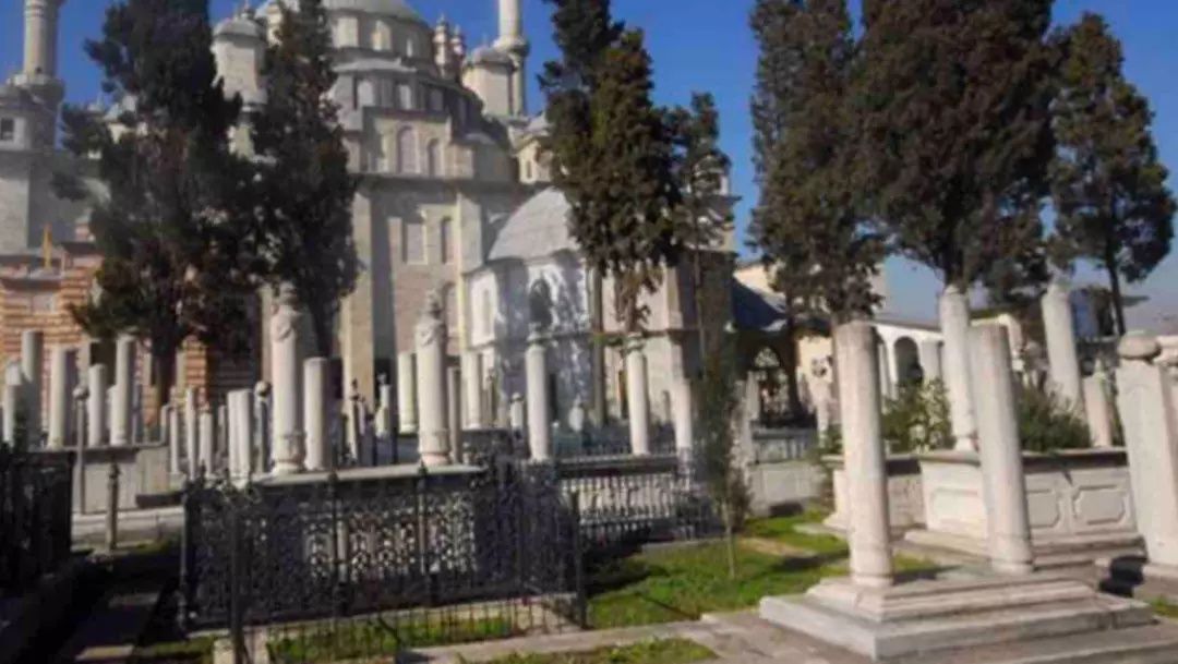 İlber Ortaylı cenaze töreninde duygu dolu anlar... Kızının sözleri yürekleri dağladı: Dün odasına girdiğimde... 8