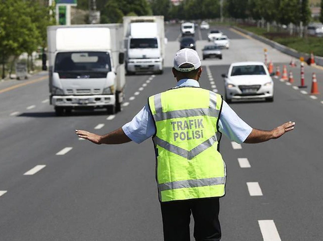 Bunları bilmeyen yandı! Bayramda yola çıkacaklar dikkat: Trafik cezaları cep yakacak 8
