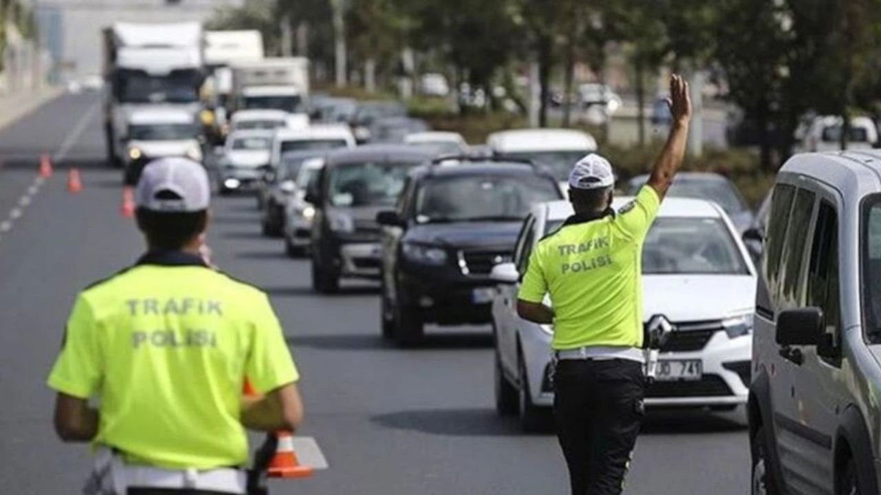 Bunları bilmeyen yandı! Bayramda yola çıkacaklar dikkat: Trafik cezaları cep yakacak 7