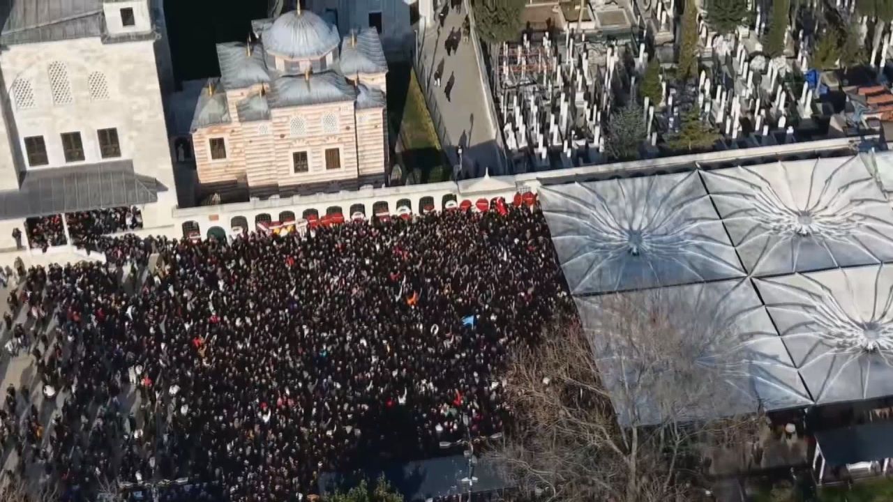 İlber Ortaylı'ya veda! Gözyaşlarıyla son yolculuğuna uğurlandı 1