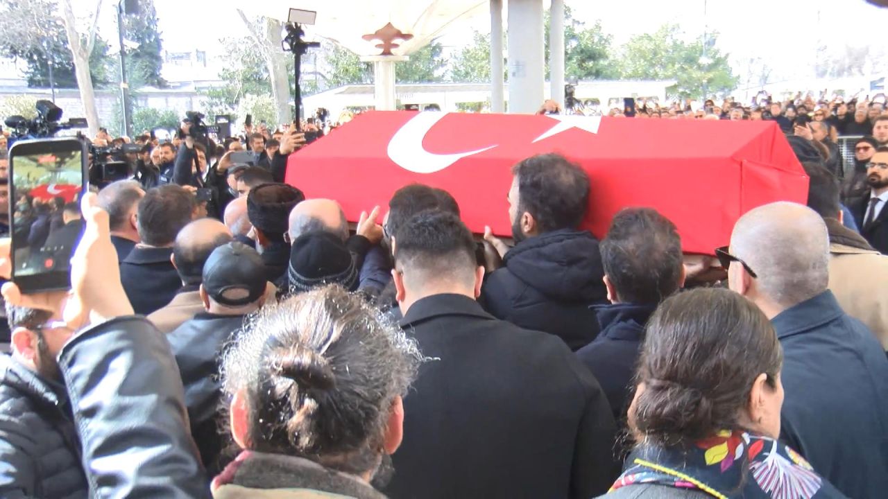 İlber Ortaylı'ya veda! Gözyaşlarıyla son yolculuğuna uğurlandı 5