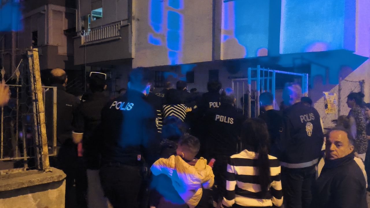 Komşuların tartışması silahlı kavgaya dönüştü: 2 yaralı 4