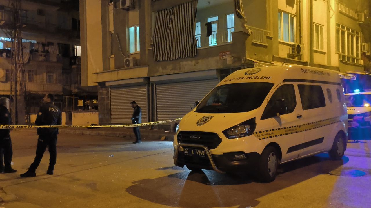 Komşuların tartışması silahlı kavgaya dönüştü: 2 yaralı 1