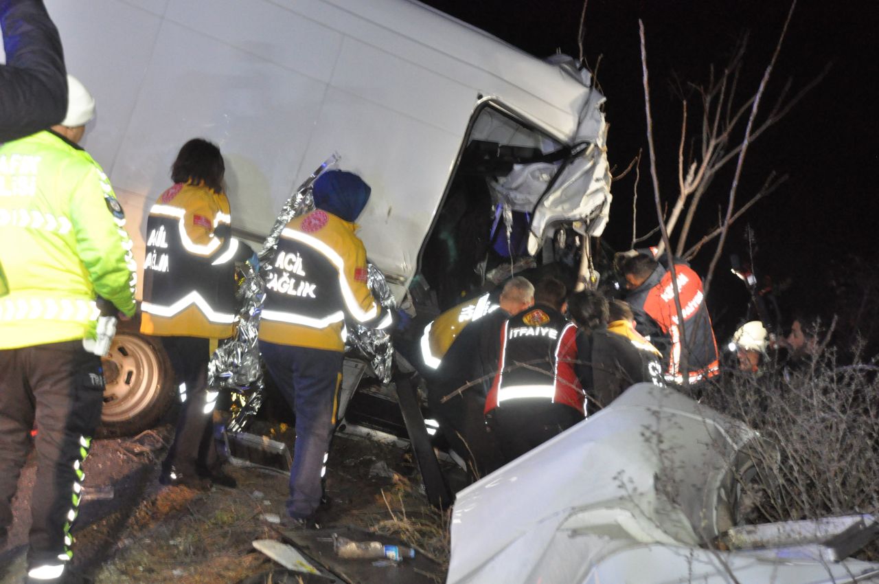 Edirne'de feci kaza: 2 ölü, 1 yaralı 4