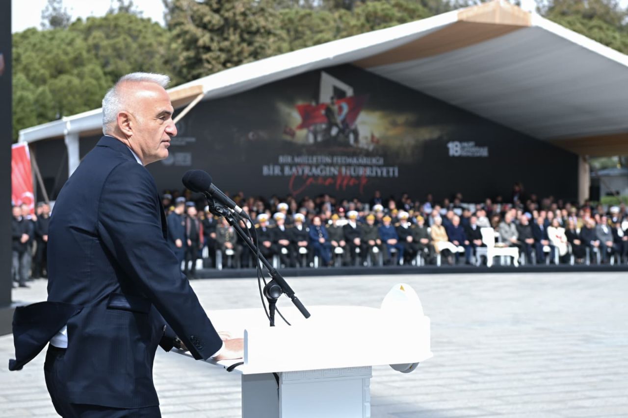 Çanakkale Destanı 111 yıl sonra aynı ruhla anıldı! Bakan Ersoy: “Güçlünün değil haklının galip geleceğini buradan bir kez daha ilan ediyoruz” 2
