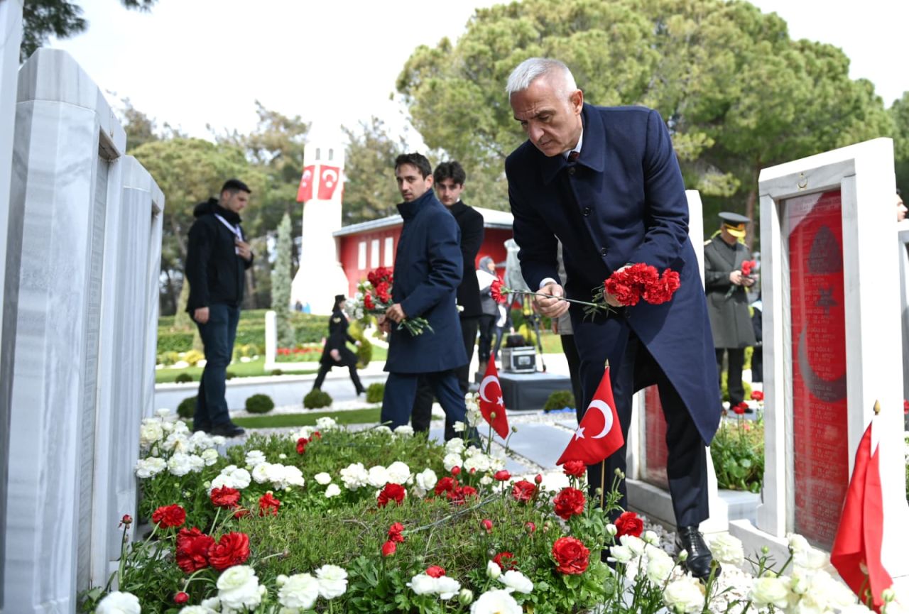 Çanakkale Destanı 111 yıl sonra aynı ruhla anıldı! Bakan Ersoy: “Güçlünün değil haklının galip geleceğini buradan bir kez daha ilan ediyoruz” 9