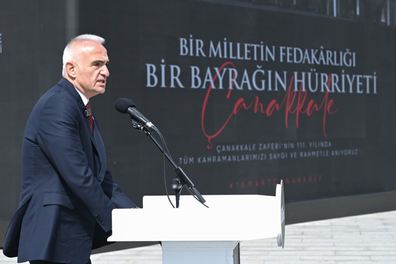 Çanakkale Destanı 111 yıl sonra aynı ruhla anıldı! Bakan Ersoy: “Güçlünün değil haklının galip geleceğini buradan bir kez daha ilan ediyoruz” 6