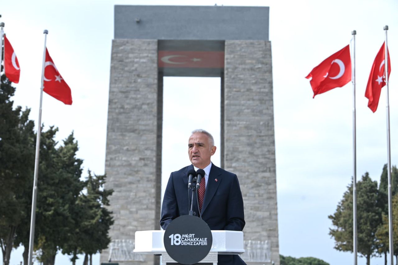 Çanakkale Destanı 111 yıl sonra aynı ruhla anıldı! Bakan Ersoy: “Güçlünün değil haklının galip geleceğini buradan bir kez daha ilan ediyoruz” 8