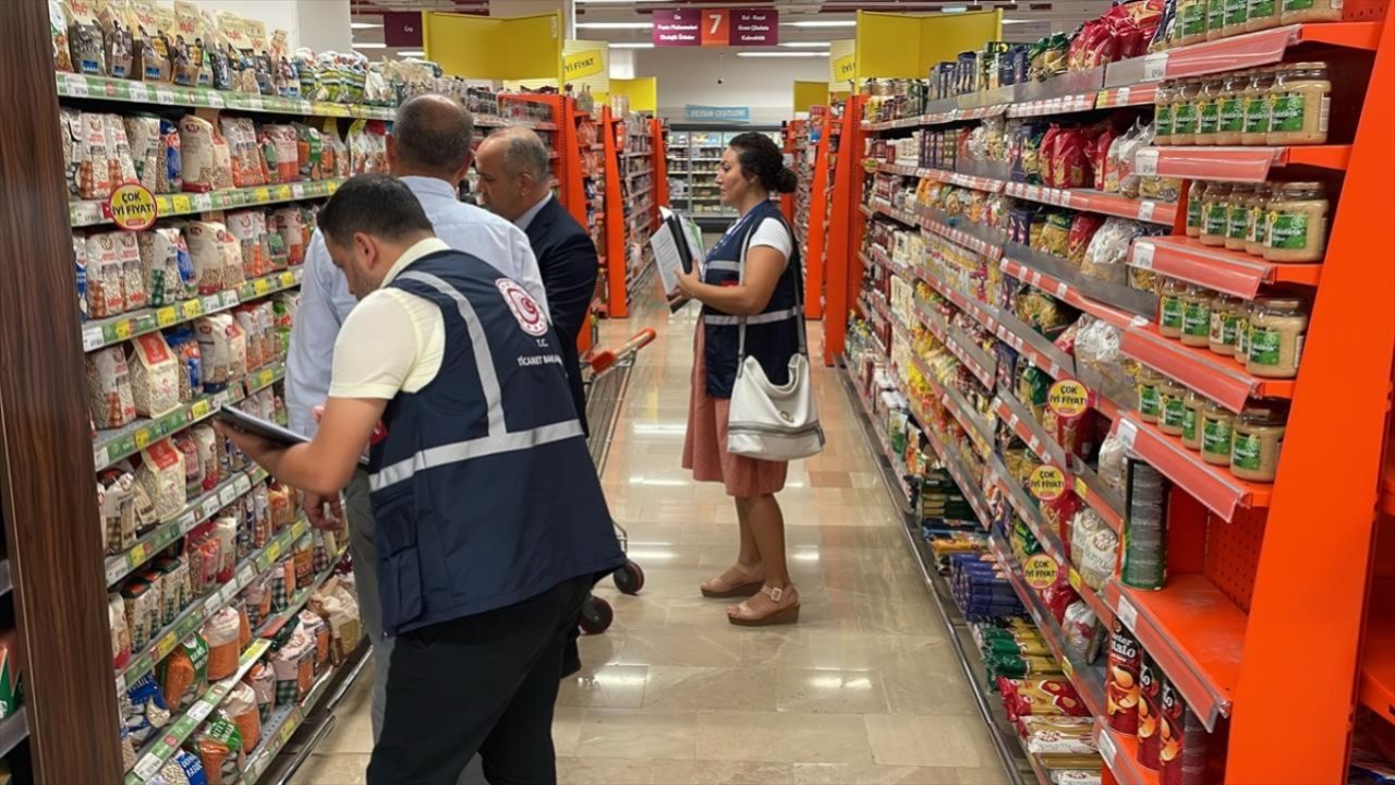 Ticaret Bakanlığı fiyat istikrarı için dev paketi açıkladı: Gıda arzını korumak ve enflasyonu düşürmek için eş zamanlı müdahale başladı 5