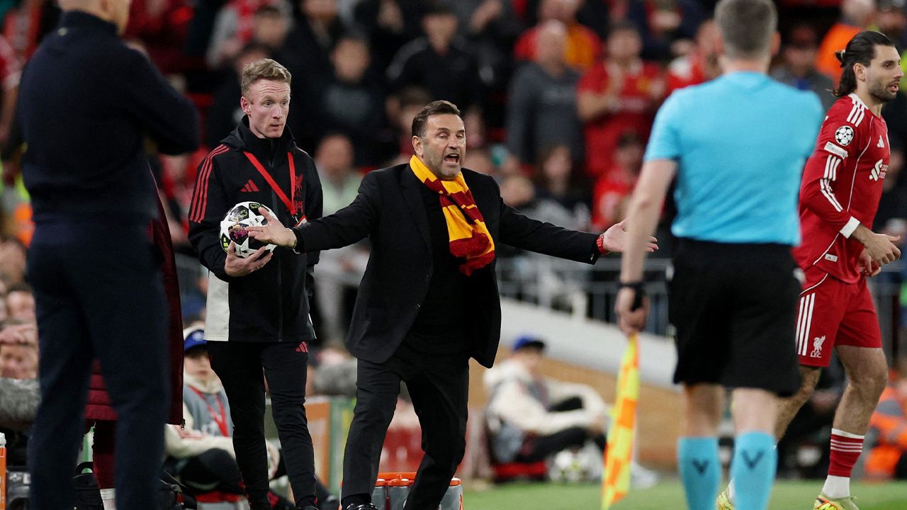 Okan Buruk, Liverpool maçının ardından hakemi eleştirdi 9